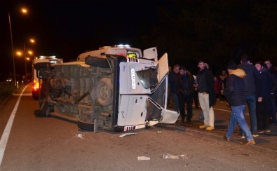 Samsun'da İki Minibüs Çarpıştı Açıklaması 11 Yaralı