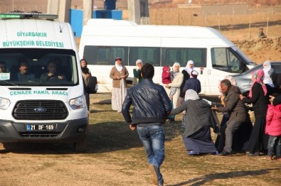 Şehit Minibüs Şoförü Diyarbakır'da Toprağa Verildi