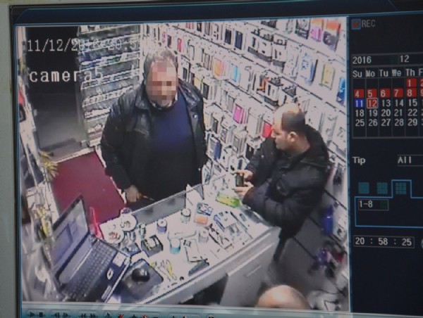 Görenleri şaşırtan dolandırıcılık