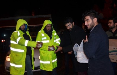 AK Parti Gençlik Kolları'ndan Polise Sıcak Çorba İkramı