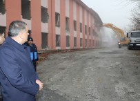 ABDULVAHAP ŞEREFHANLı - Eski Devlet Hastanesinin Yıkımına Başlandı