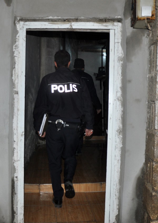 Suriyeli adam eve geldiğinde şok oldu!