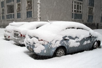 Ağrı'da Okullar Bir Gün Tatil Edildi