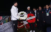 Beşiktaş'ın Yıldızları Şehitler Tepesi'ne Çelenk Bıraktı