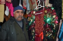 DUMANLı  - Filmlere Kostümler Eski Tellal Pazarından