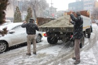 MURAT YİKİT - Iğdır Belediyesinden Kar Temizleme Çalışması
