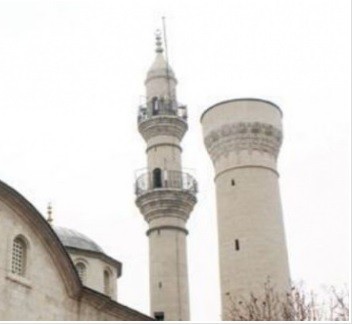 Malatya’da minareyi çalıp otopark yaptılar!