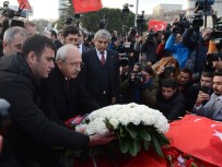 CEMAL CANPOLAT - Olay Yerine Çiçek Bıraktı
