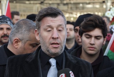 Sanatçılar Beşiktaş Şehitlerini Şehitler Tepesi'nde Andı