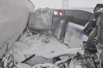 Sivas'ta Zincirleme Trafik Kazası Açıklaması 15 Yaralı