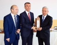 BALıKESIR ÜNIVERSITESI - Üniversiteli Zeytinciler İlk Yağlarını Üretti