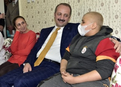 Başkan Akgül'den Alper'e Moral Ziyareti