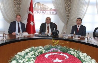 Kovancılar'da 'Elimi Tutar Mısın?' Projesi