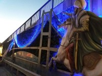 OSMAN GAZİ KÖPRÜSÜ - Tatlıkuyu Köprüsü'ne Dekoratif Dikey Bahçe Çalışması