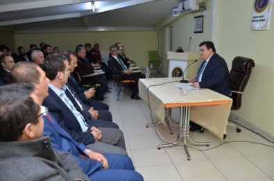 Vali Arslantaş, Birlik Vakfında Söyleşide Bulundu