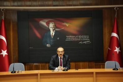 Vali Yavuz, Müdürlerle Toplandı