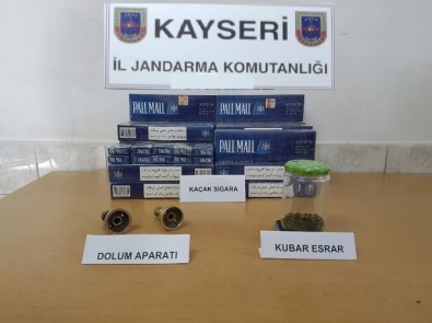 Akaryakıt İstasyonunda Esrar Ve Kaçak Sigara Operasyonu
