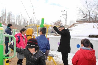 Başkan Çetin, Çocuklarla Parkta Bir Araya Geldi