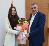 LITVANYA - Başkan Toçoğlu Öğrenci Heyetini Makamında Ağırladı