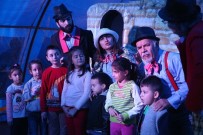 BUCA BELEDİYESİ - Çadır Tiyatrosu Buca'da Çocukları Eğlendiriyor