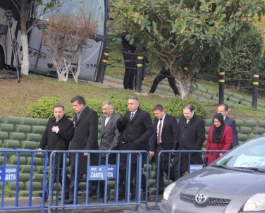 Ekonomi Bakanı Nihat Zeybekçi, İran İletişim Ve Bilgi Teknolojileri Bakanı Vaizi İle Şehitler Tepesi'ni Ziyaret Etti