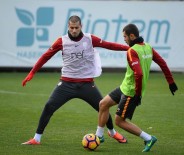 Galatasaray'da Zorlu Deplasmana Hazırlıklar Sürüyor