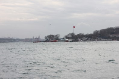İstanbul'da Deniz Otobüsünde Yangın