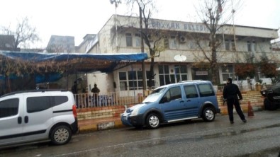 Siirt'te DBP'li iki belediyeye operasyon