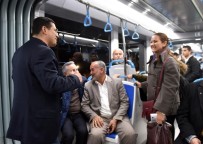 HAKAN TÜTÜNCÜ - Tütüncü Talepleri Tramvayda Dinledi