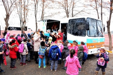 Aksaray Belediyesi Mobil Çorba Aracı İle Ücretsiz Çorba Dağıtıyor
