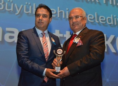 Başkan Kocamaz'a, MESİAD'dan 'Yılın Şehircilik Hizmet Ödülü'