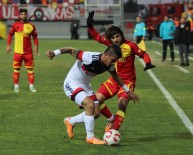 MELİH GÖKÇEK - Göztepe Evinde Kazandı