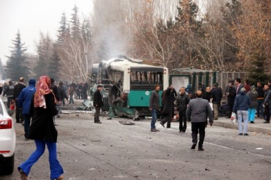 Askerleri taşıyan halk otobüsünün geçişi sırasında patlama!