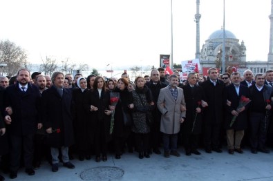 AK Parti İstanbul Milletvekilleri Şehitler Tepesi'nde Dua Etti