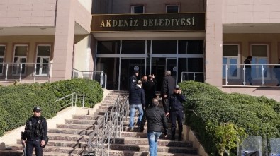 Mersin'de HDP'li Akdeniz Belediyesi'ne Kayyum Atandı