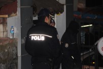 ALTINŞEHİR - Meslektaşları Ve Yakınları Şehit Polisin Evinde