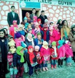 DOĞANCA - Öğrencilere Atkı Bere Ve Kırtasiye Malzemeleri Dağıtıldı