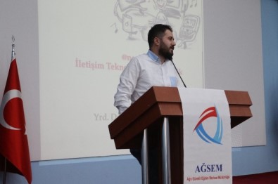 Ağrı'da 'İletişim Teknolojileri Ve Gençlik' Konferansı