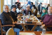 UZUN ÖMÜR - Burhaniye' De Hikmet Nine'ye Yaş Günü Sürprizi