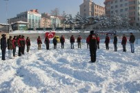 KIŞ TURİZMİ - Erzurum'da Kar Üzerinde Lastik Raftingi