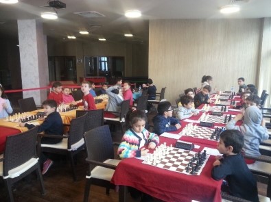 GKV'liler Kurtuluş Satranç Turnuvasından Başarıyla Döndü