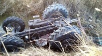 HÜSEYIN DÜNDAR - Sökeli Çiftçi Traktör Kazasını Ucuz Atlattı
