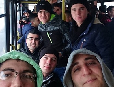 Yaralı askerlerin patlamadan önceki son selfiesi