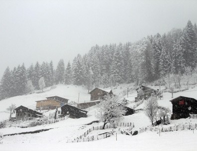 Ayder Yaylası'nda kar yağışı
