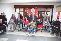 ENGELLİLER GÜNÜ - Başkan Özakcan, Engellilerin Yüzünü Güldürdü