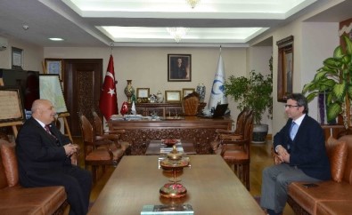 Başsavcı Karabacak, Rektör Gönüllü'yü Ziyaret Etti.