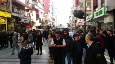 İzmir'de bomba paniği: 20 bina boşaltıldı