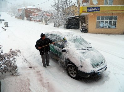 Kar Posof'ta Yolları Kapattı, Okullar Tatil Edildi