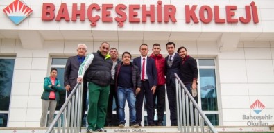 Küçük Dev Halil Mutlu, Bahçeşehir Okulları Öğrencileriyle Buluştu
