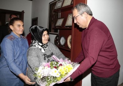 Nevşehir'deki Özel İnsanlar Belediye Başkanı Ünver'i Ziyaret Etti